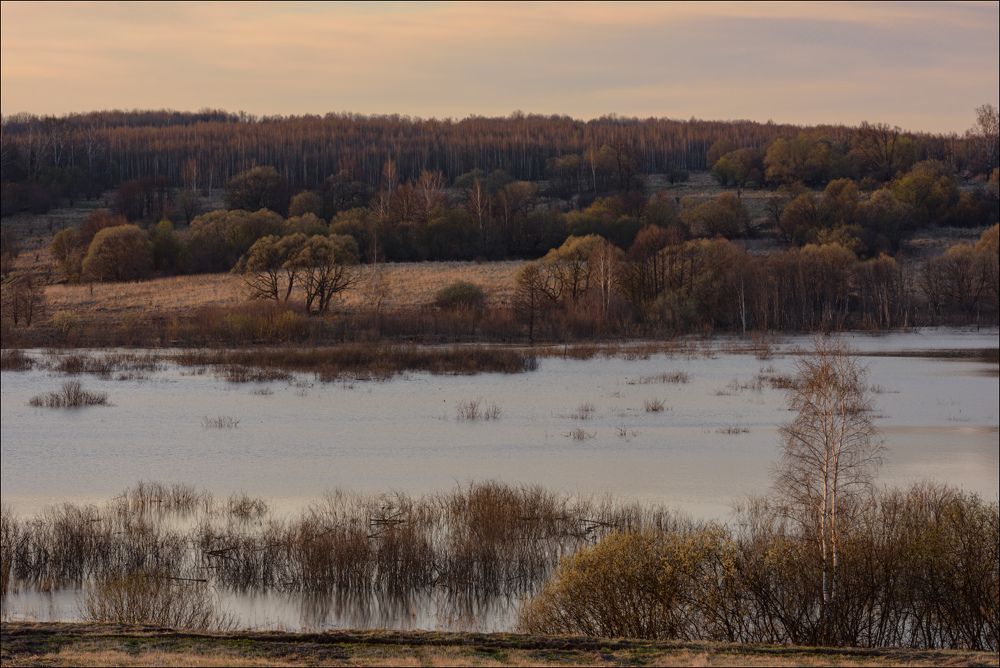Апрельский закат на водохранилище