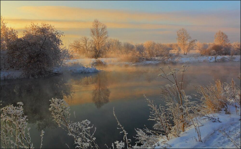 На речке провожая день