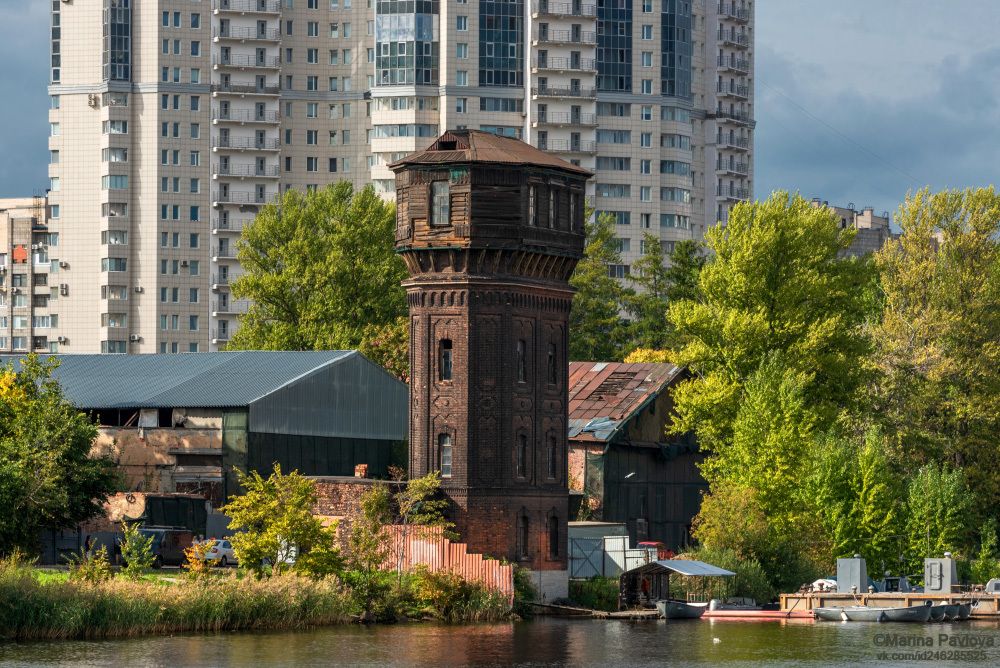 Городские контрасты Петербурга