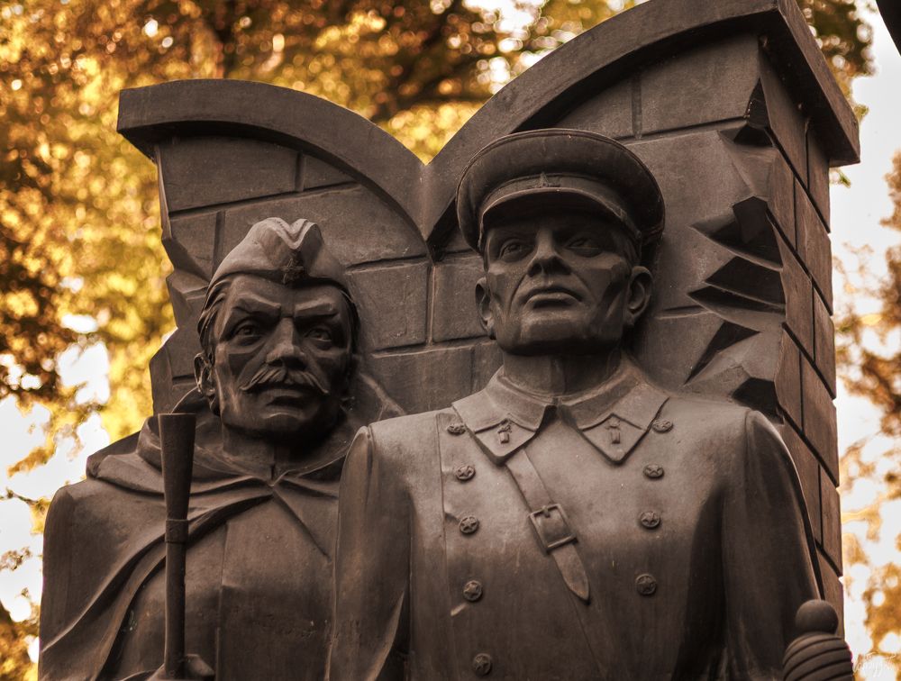Мемориал сотрудникам органов государственной безопасности, партизанам, бойцам разведывательно-диверсионных групп и истребительных батальонов - участникам героической обороны города Тулы осенью-зимой 1941 г.