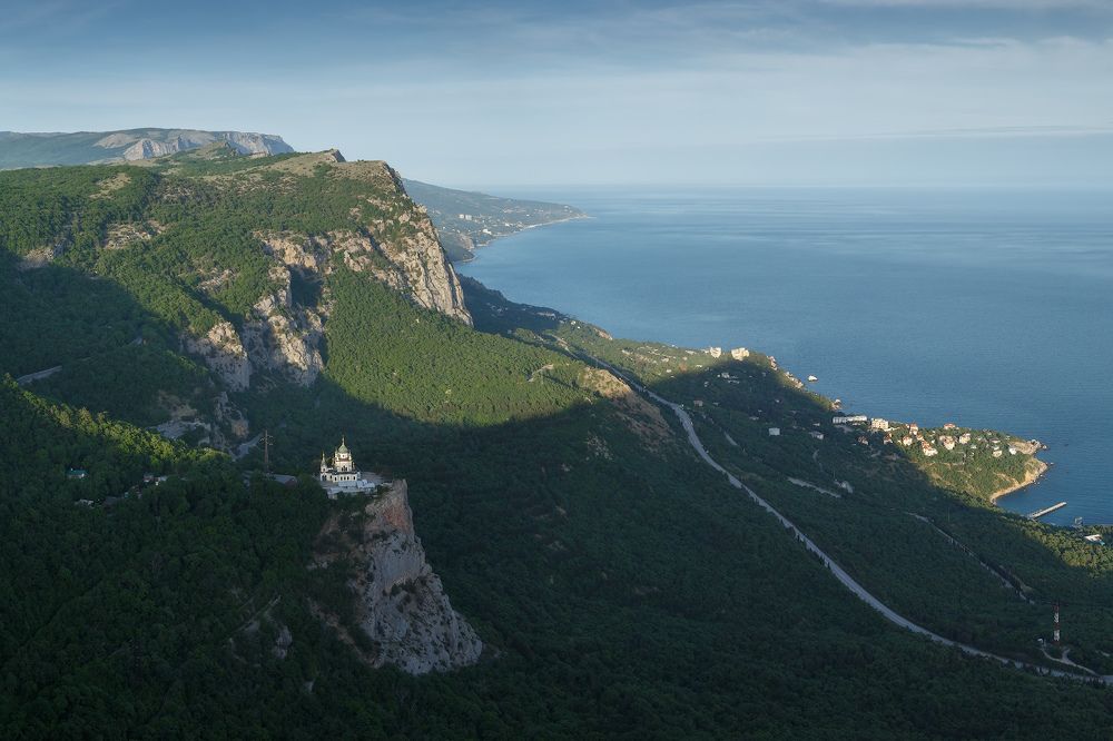 Церковь Воскресения Христова. Форос, май.