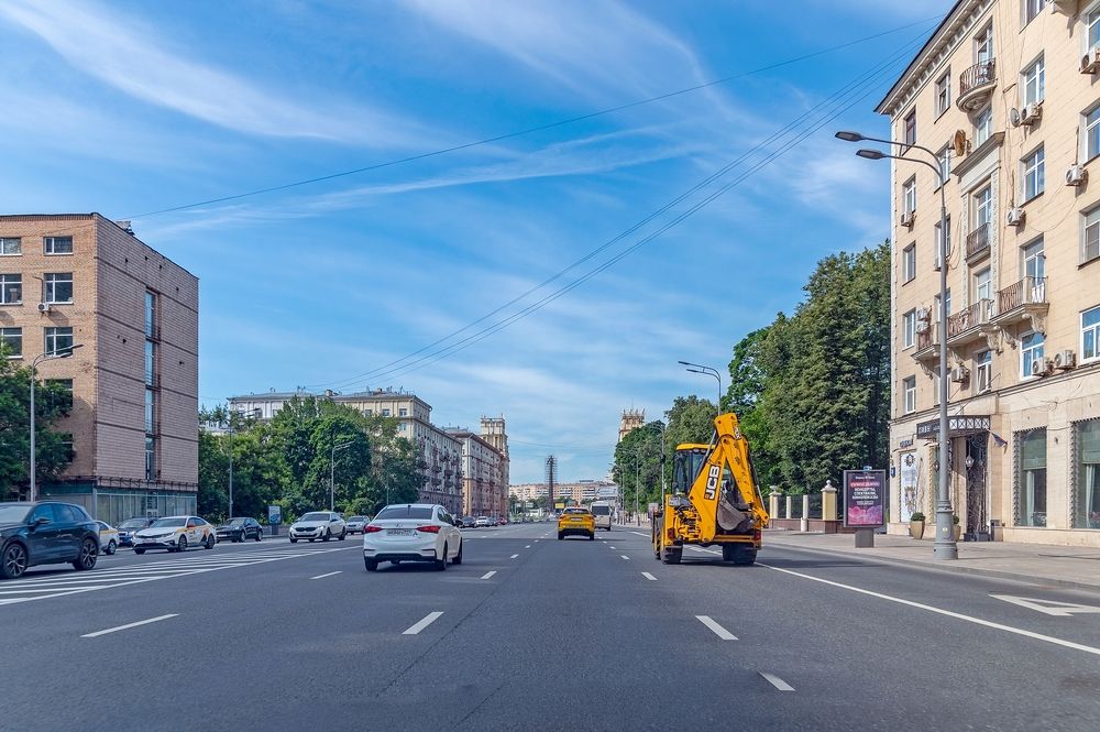 По Москве