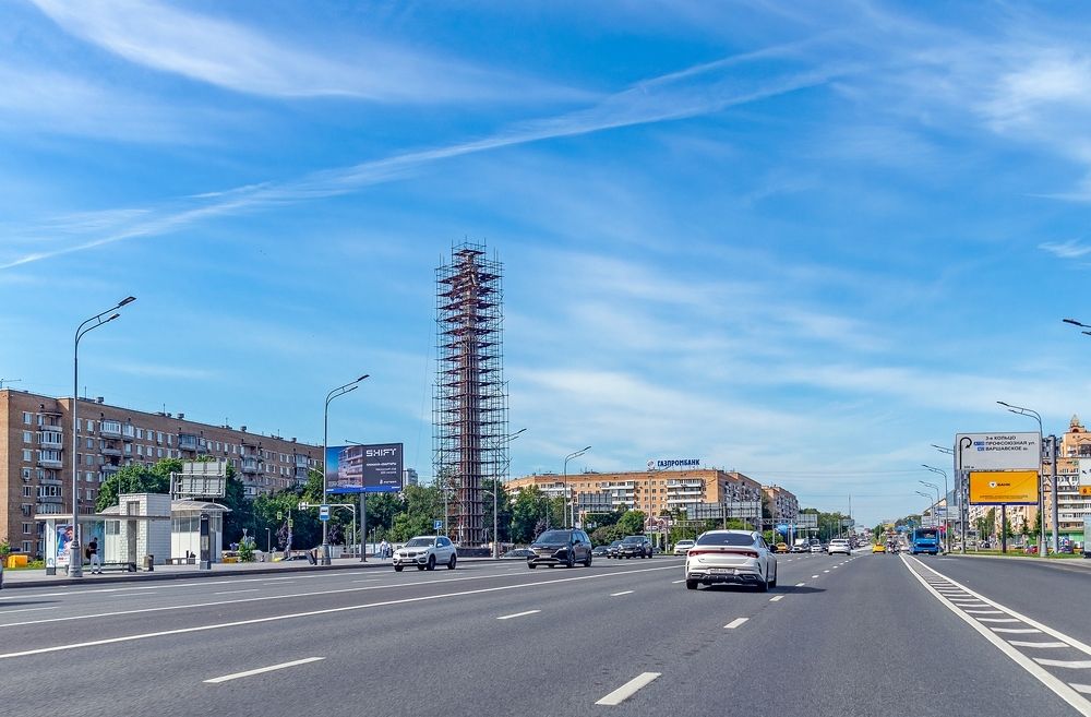По Москве