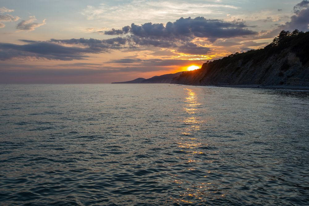 Красивый закат на море...