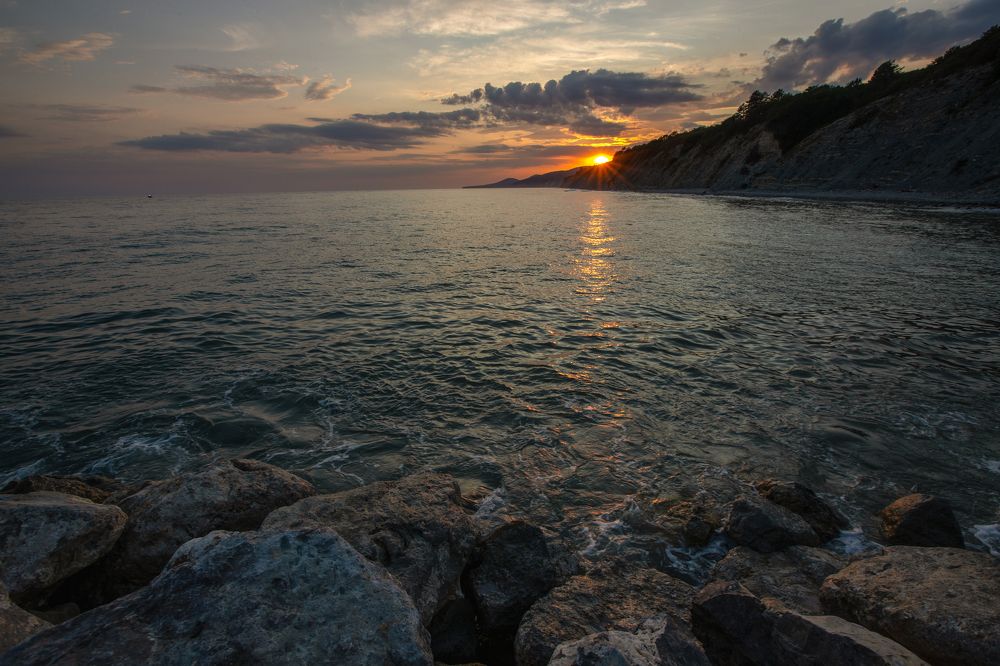 Красивый закат на море...