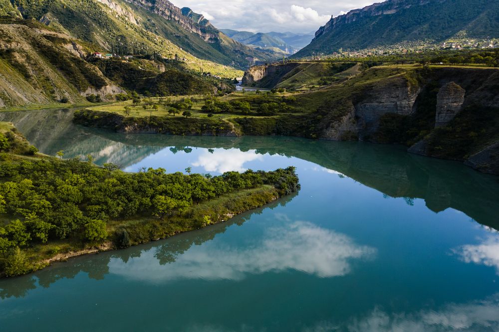 Утесы Гунибского водохранилища