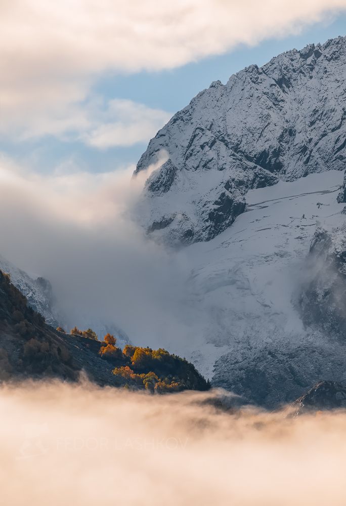 Первый снег в горах