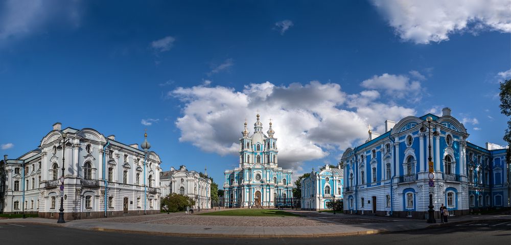 Воскресенский Смольный собор