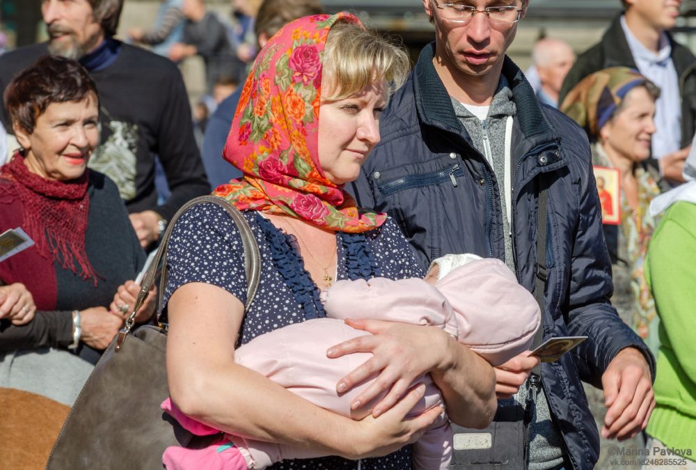 Крестный ход  по Невскому проспекту. Санкт-Петербург 12 сентября 2015г.