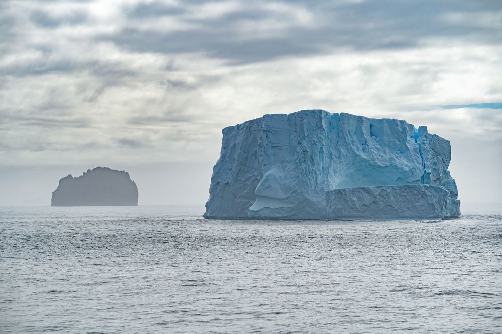 Expedition tour to Antarctica