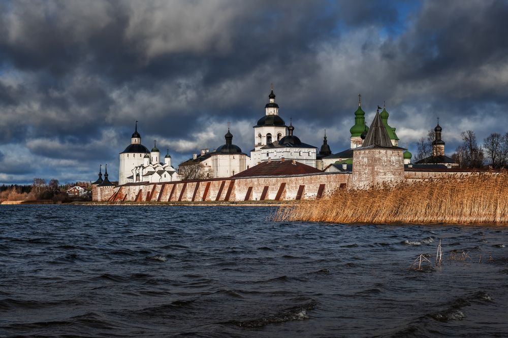 Ноябрь в монастыре....
