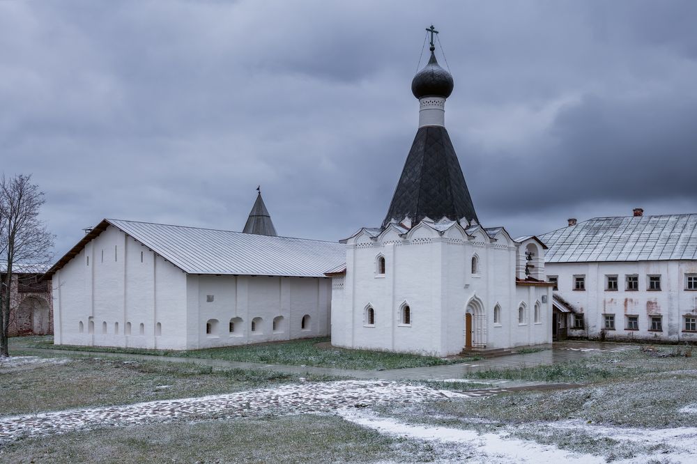 Ноябрь в монастыре....
