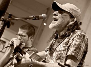 13 июля 2012 в 20:00  открыл  программу джем-сейшн «Voronofff&Friends», состоящий из участников и друзей группы «Crossroadz», признанных корифеев российского блюза.