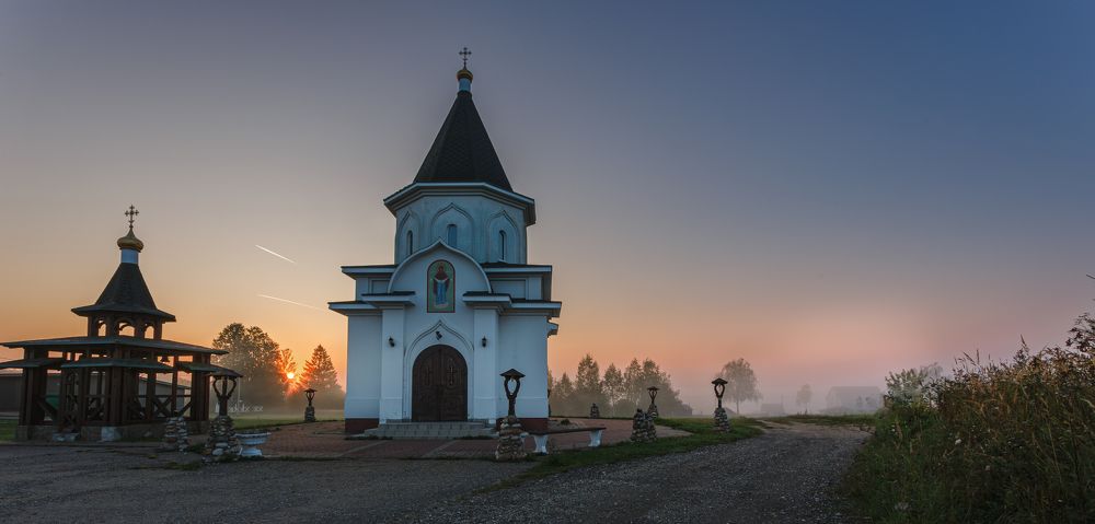 Рассвет в деревне Никольское...