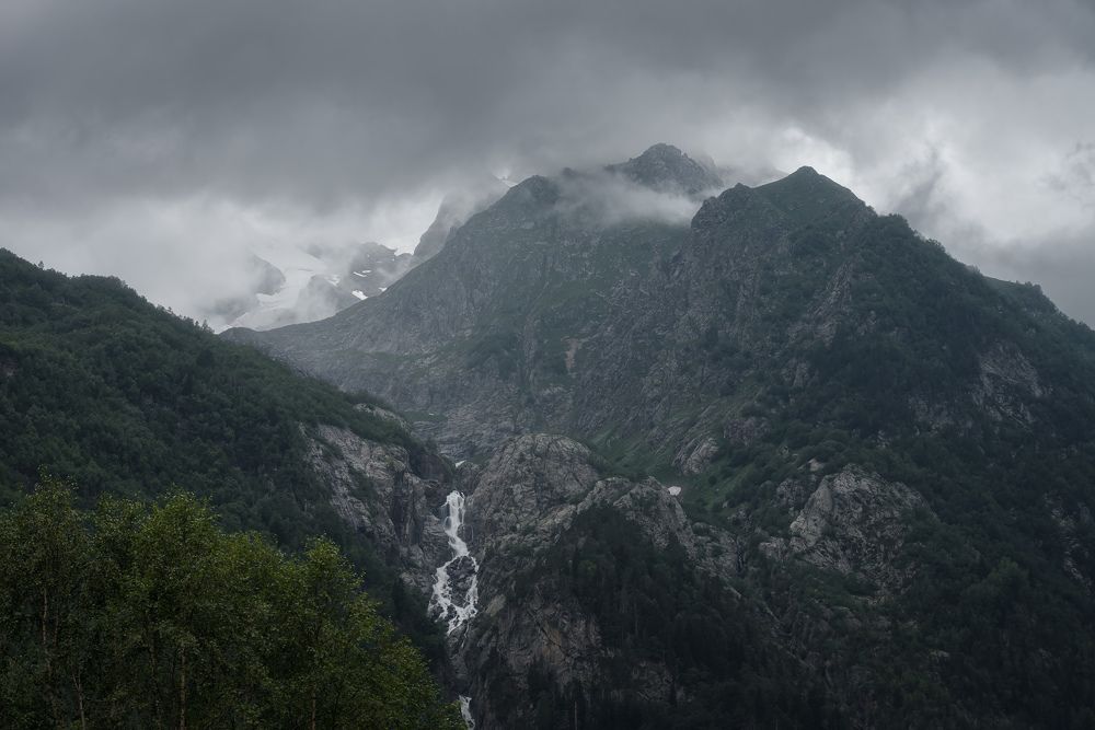Окутанные облаками