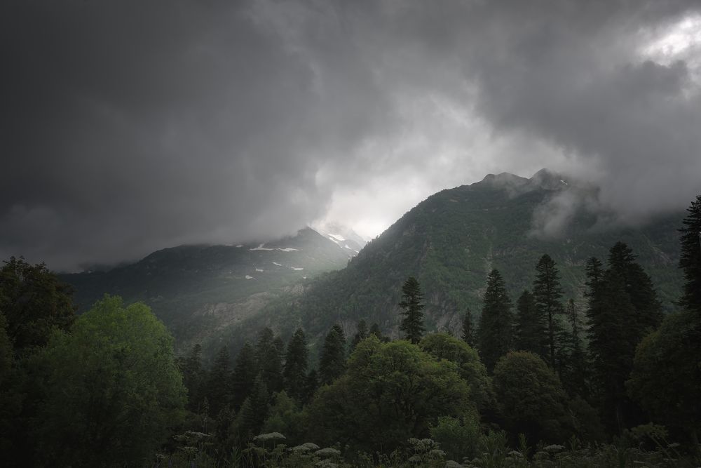 Окутанные облаками
