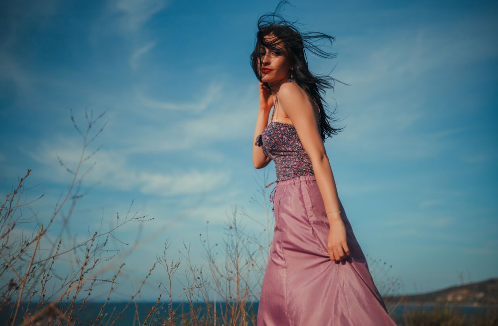 Follow the direction of the wind