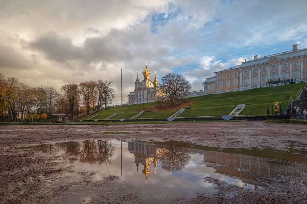 Отражения Петергофа