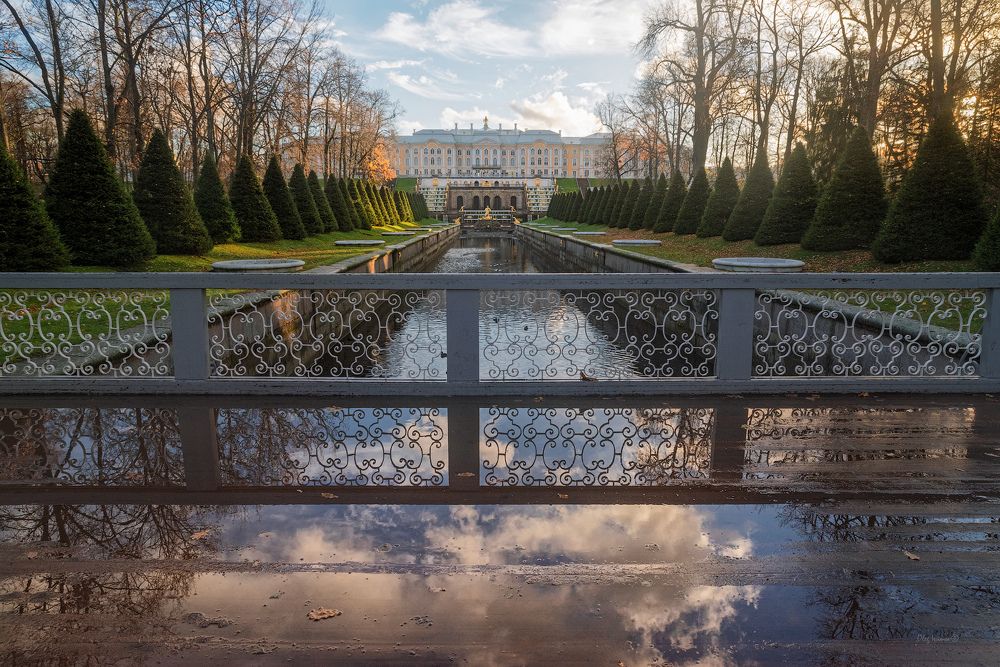 Отражения Петергофа