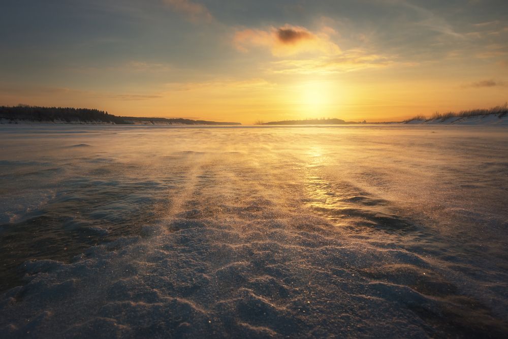 На реке