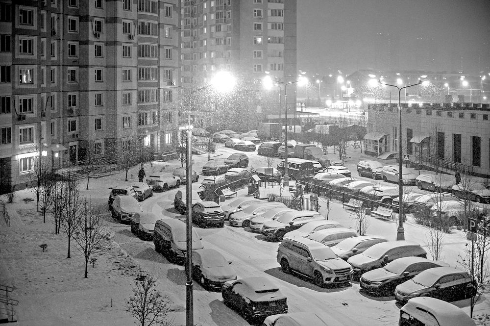 С утра снег