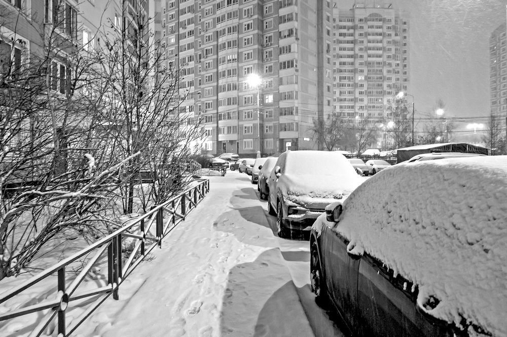 С утра снег