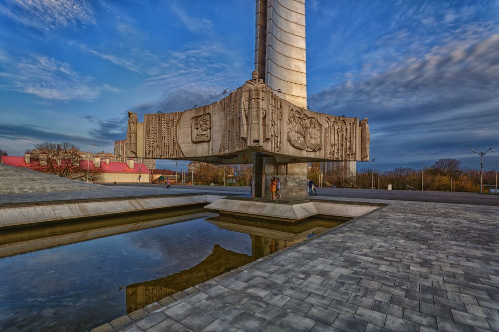 Прогулка у стелы
