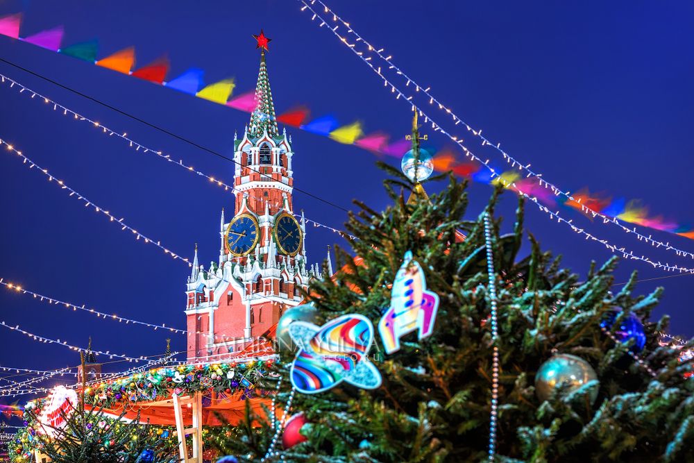 Новый год и Спасская башня в Кремле
