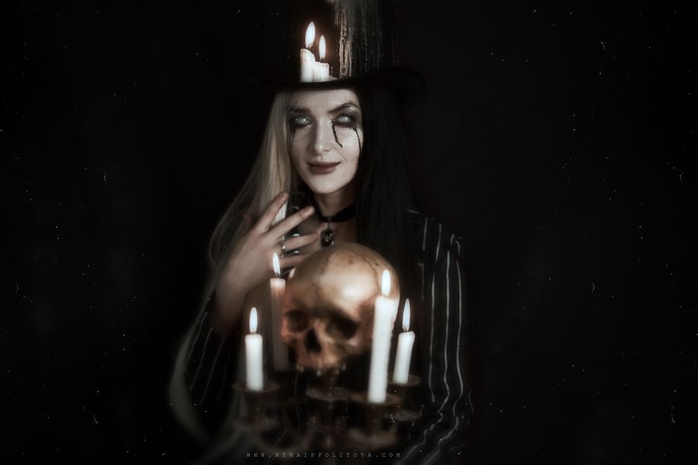 Т е м н а я   Д а м а  