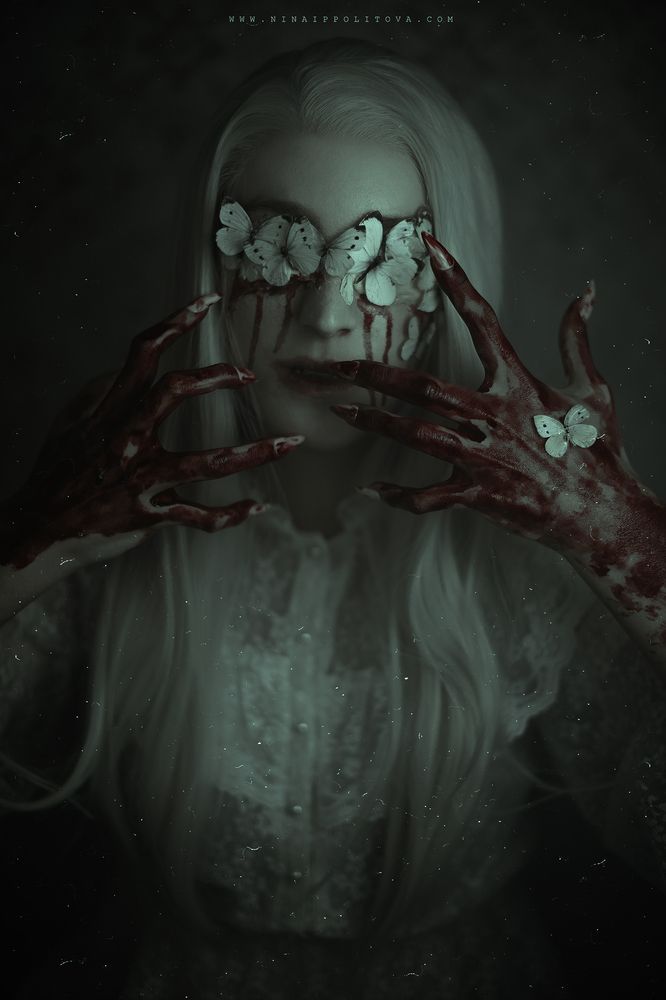 П р и з р а к   д о м а   н а   х о л м е  
