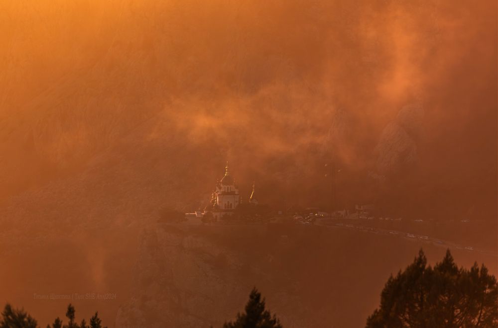 Форосская церковь в ноябре