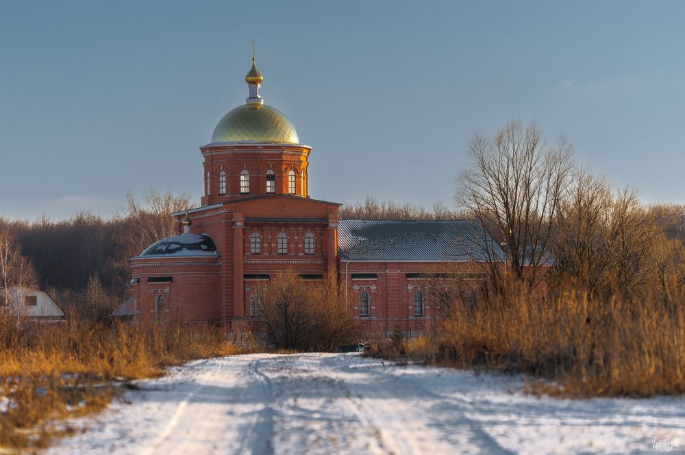 Храм Рождества Христова в селе Мокрый Корь.