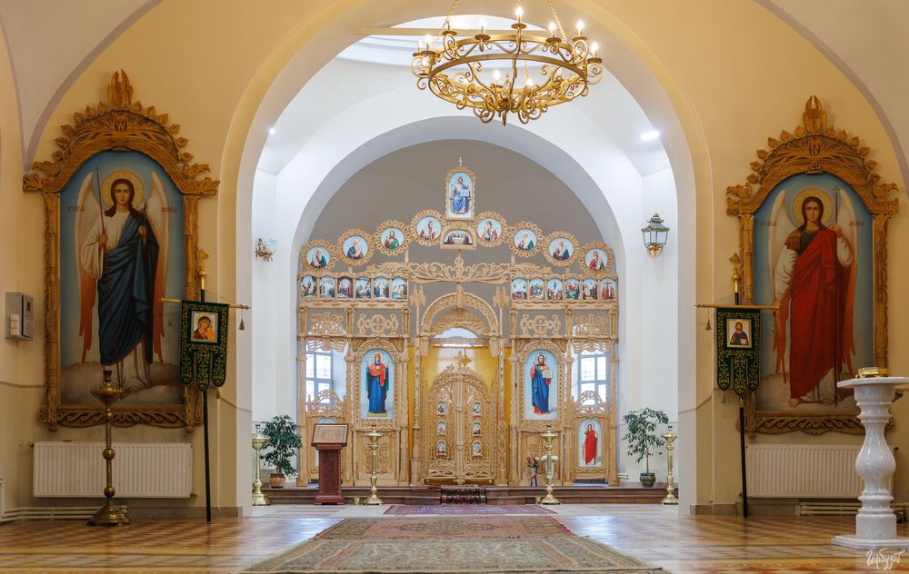 Интерьер храма Рождества Христова в селе Мокрый Корь.