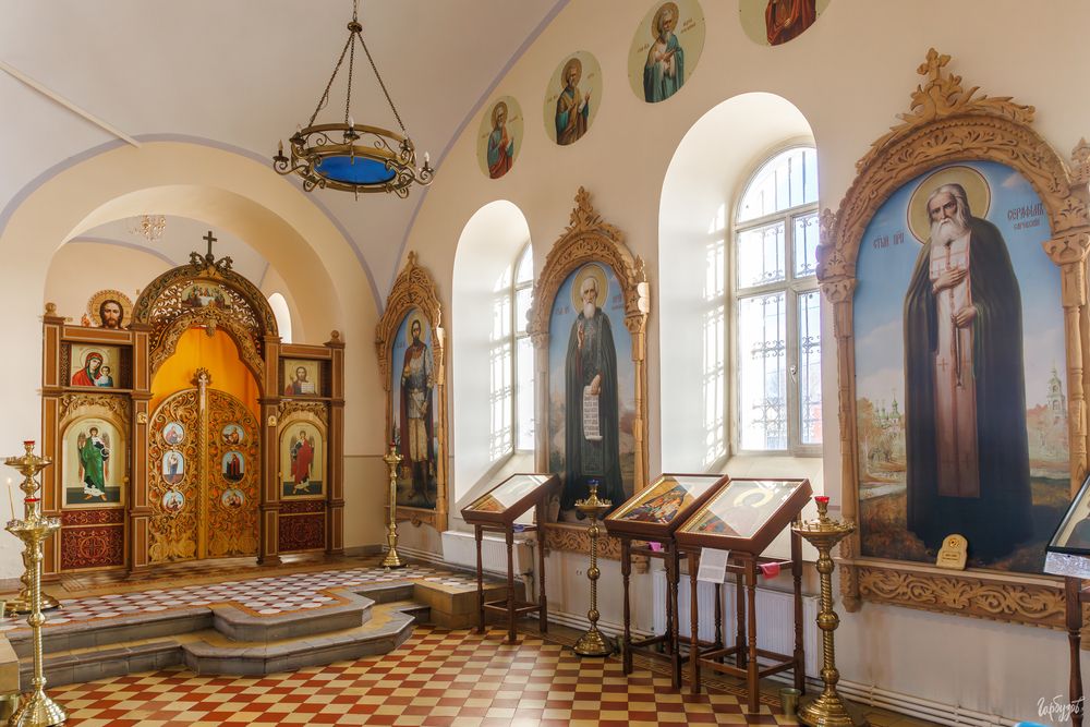 Интерьер храма Рождества Христова в селе Мокрый Корь.