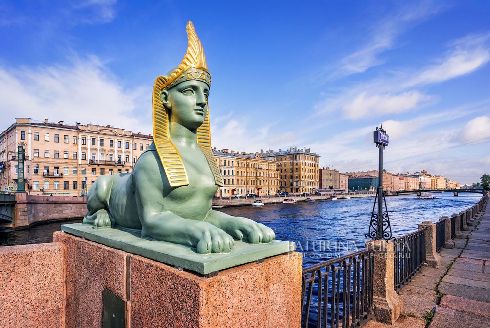 Египетский мост и сфинкс