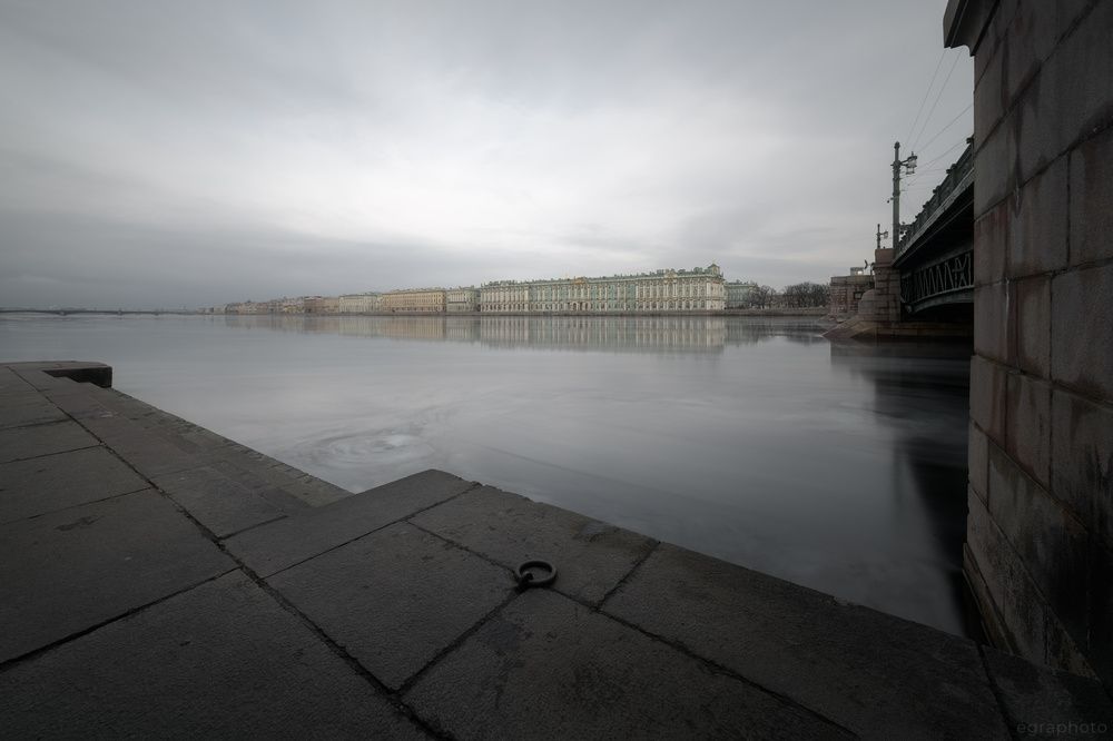 4 ракурса на невский ледоход у Дворцового моста