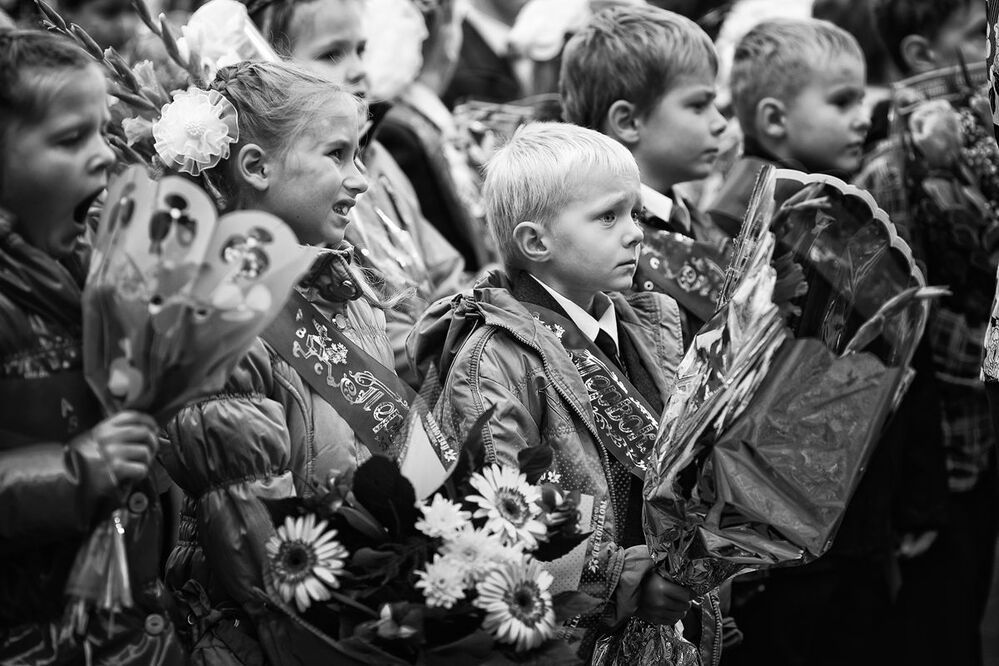 первая в жизни демонстрация (первоклашки: из  неподдельного)