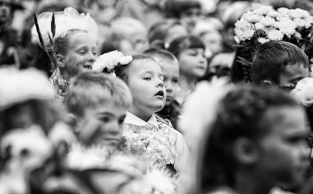 первая в жизни демонстрация (первоклашки: из  неподдельного)