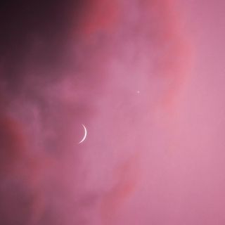 Месяц и Венера