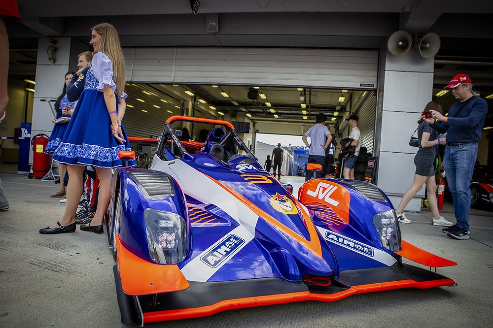 REC 2025.  Russian Endurance Challenge, 1 stage. Pit lane