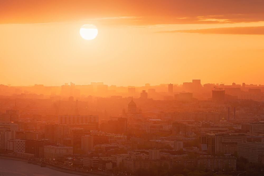 Рассвет над Москвой