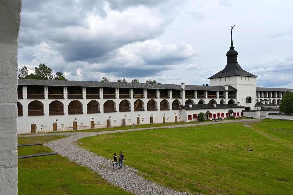 На древних стенах