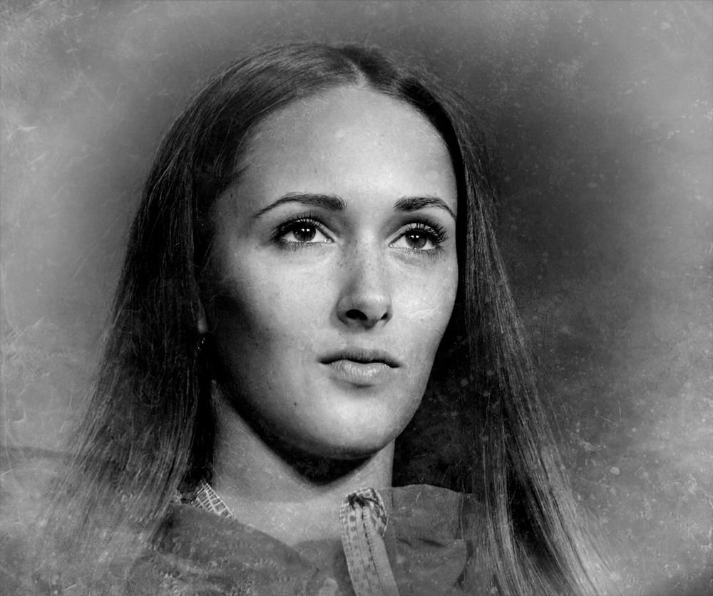 Просто портреты девушек