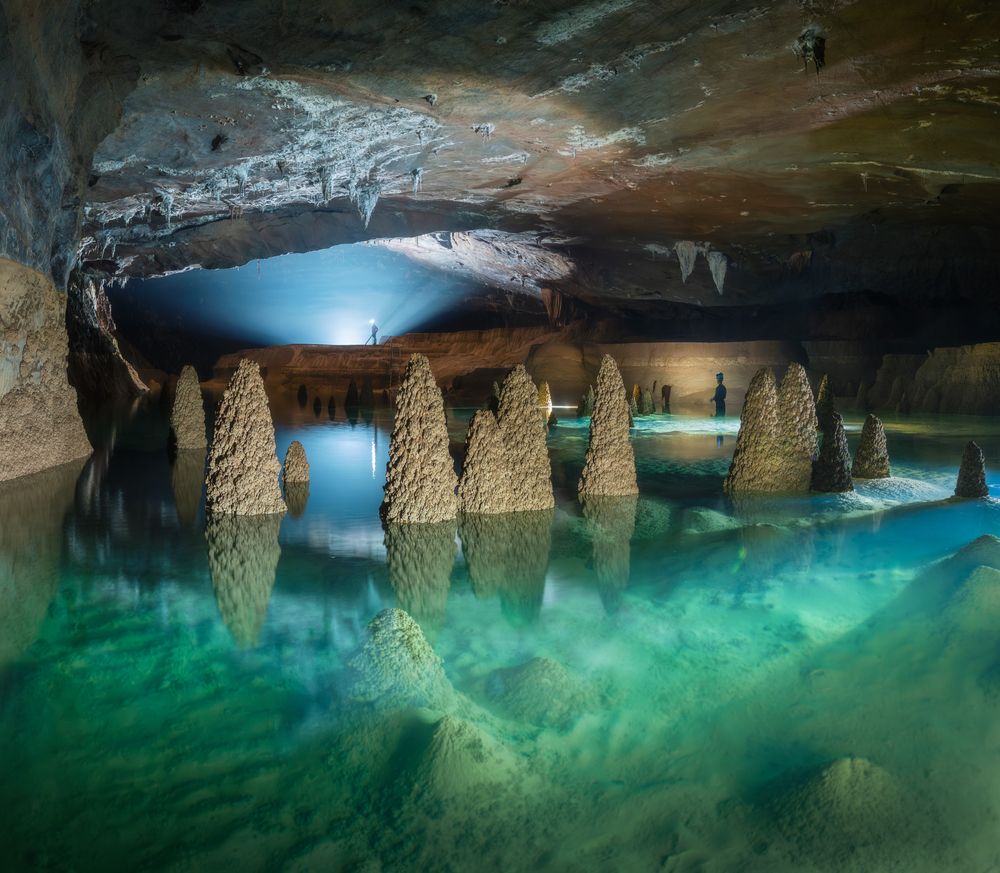 Hang Va cave