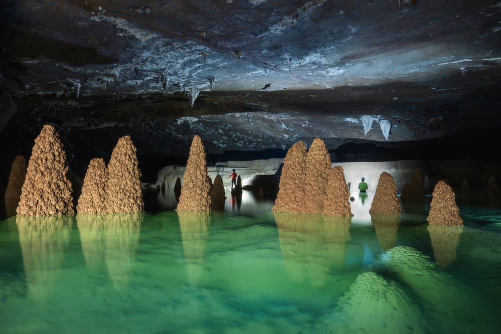 Hang Va cave