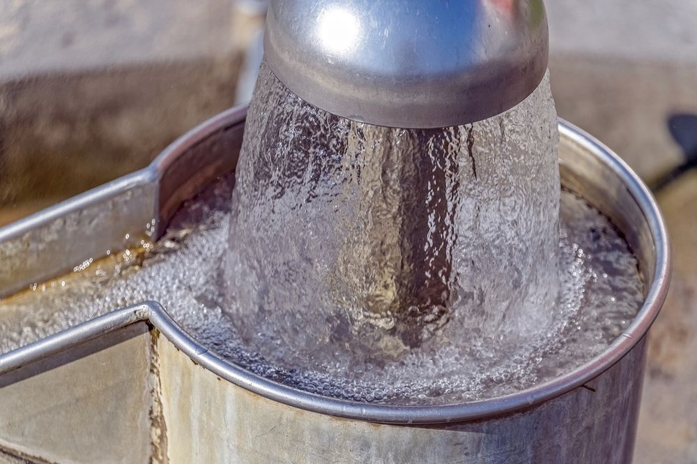 Заморозить воду в жаркий день