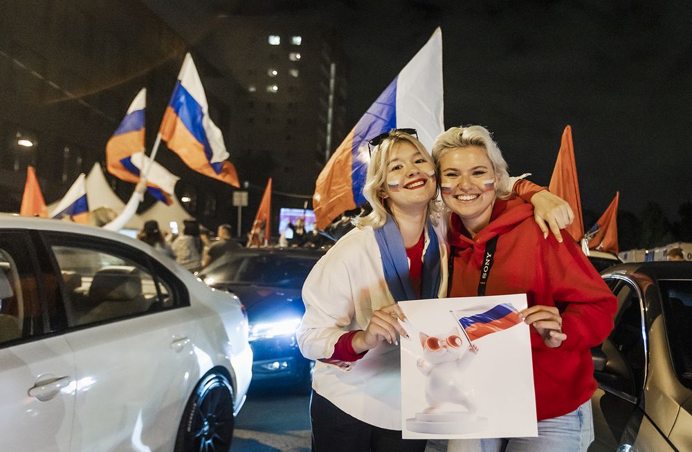Ночной автопробег в честь празднования Дня флага России, ночь с 21го на 22е августа 2025, Москва, Canon 6rm2+Canon 16-35/2.8+Canon 70-200/2.8 II