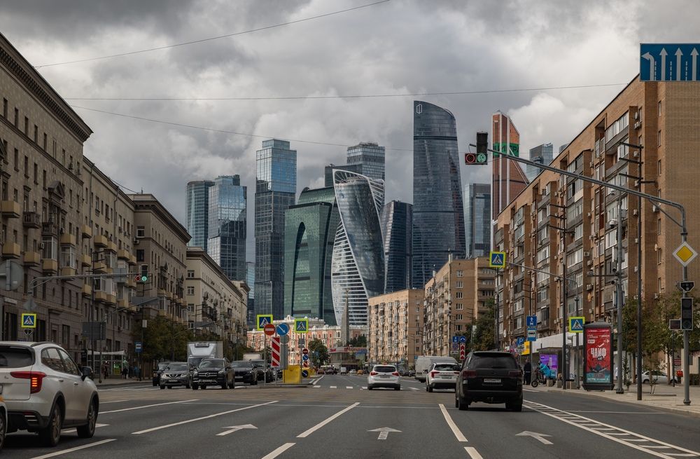На Кутузовском, из окна автомобиля.