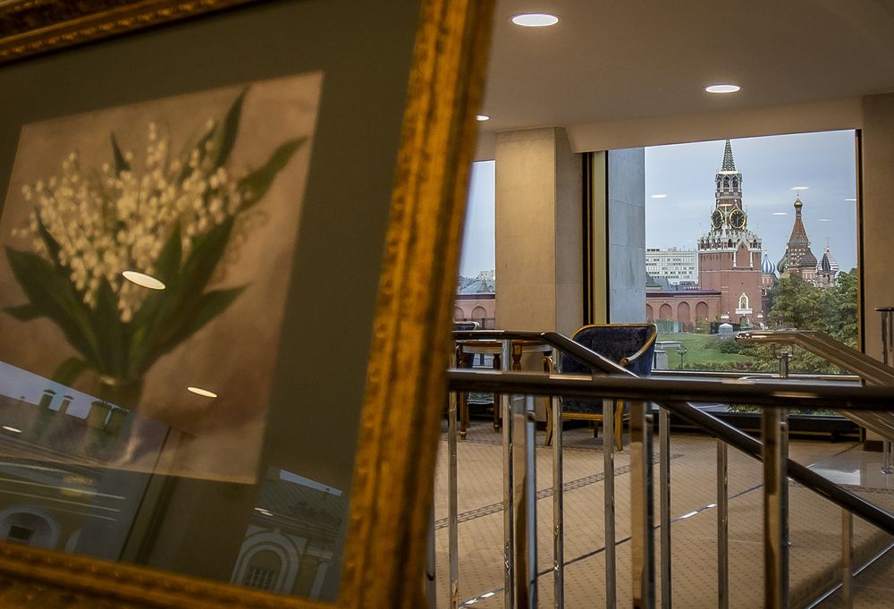 Торжественное открытие выставки, посвященной творчеству Сергея Андрияки, в Государственном Кремлевском Дворце