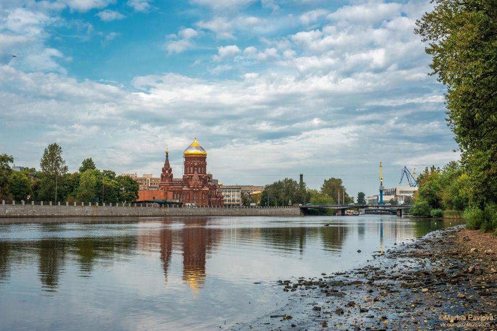 Осенняя река Екатерингофка